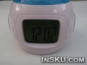Часы-будильник с подсветкой, календарем, термометром, музыкой и проектором звездного неба в комплекте с 4 ААА-аккумуляторами