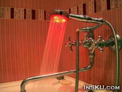 Светодиодная насадка на душ от chinabuye. Обзор на InSKU.com