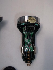 Автомобильная USB-зарядка со встроенным вольтметром. Обзор на InSKU.com
