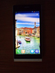 Бюджетный четырехъядерный смартфон с 4,7-дюймовым HD-экраном DOOGEE PIXELS DG350. Обзор на InSKU.com