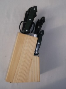 Набор металлических ножей из 15 предметов. Обзор на InSKU.com