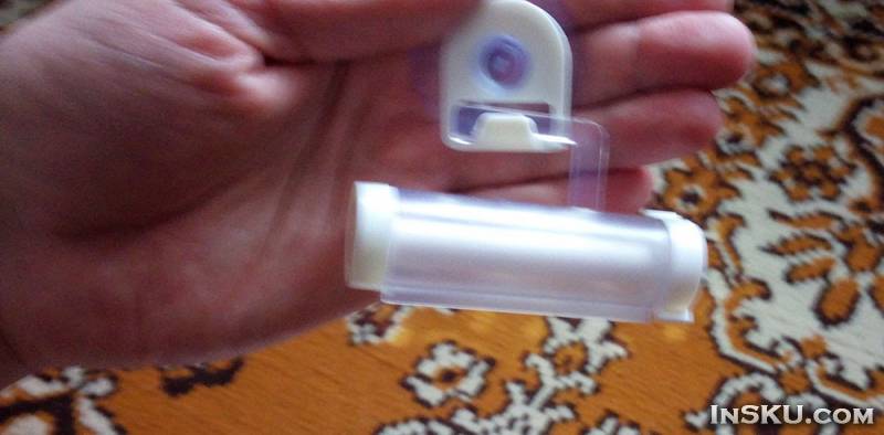 Kiwi Fruit Roller Toothpaste Squeezer Dispenser. Обзор на InSKU.com