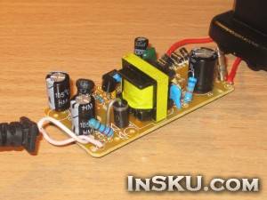 5 Вольт 2 Ампера блок питания с microUSB штеккером. Обзор на InSKU.com