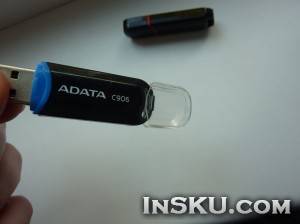 Дешевая, но очень медленная флэшка Adata C906