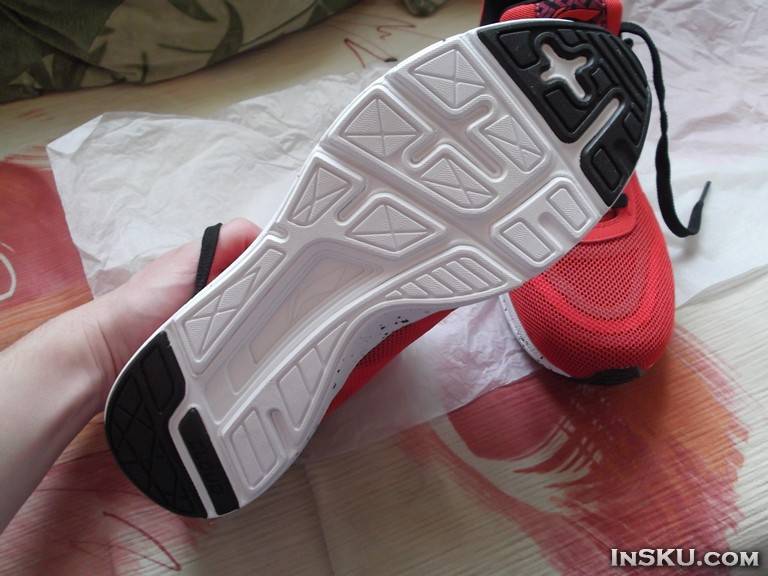 Качественные китайские кроссовки
