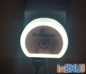 Alfawise HTV - 777 - ночник с датчиком освещения и 2*USB. Обзор на InSKU.com