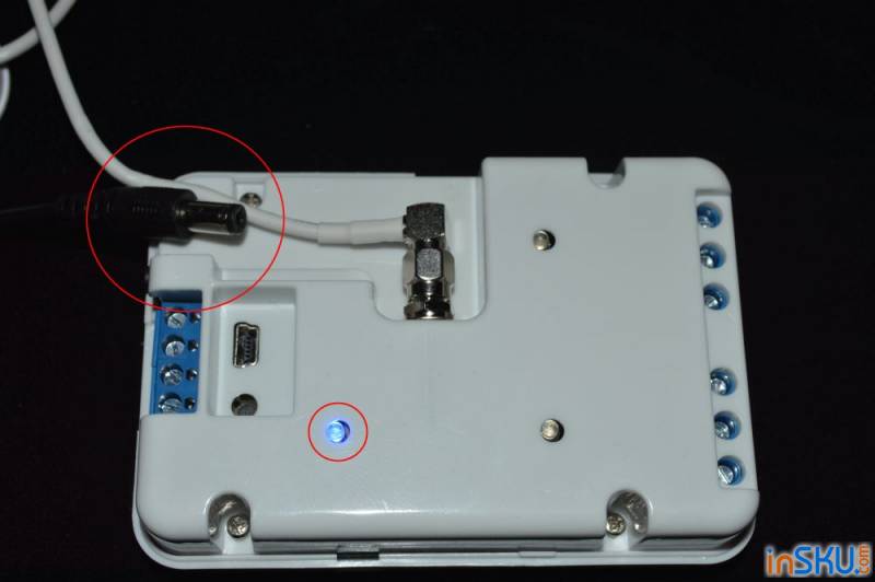 Обзор и настройка GSM-контроллера Телеметрика Е-01 как дистанционного термостата. Обзор на InSKU.com